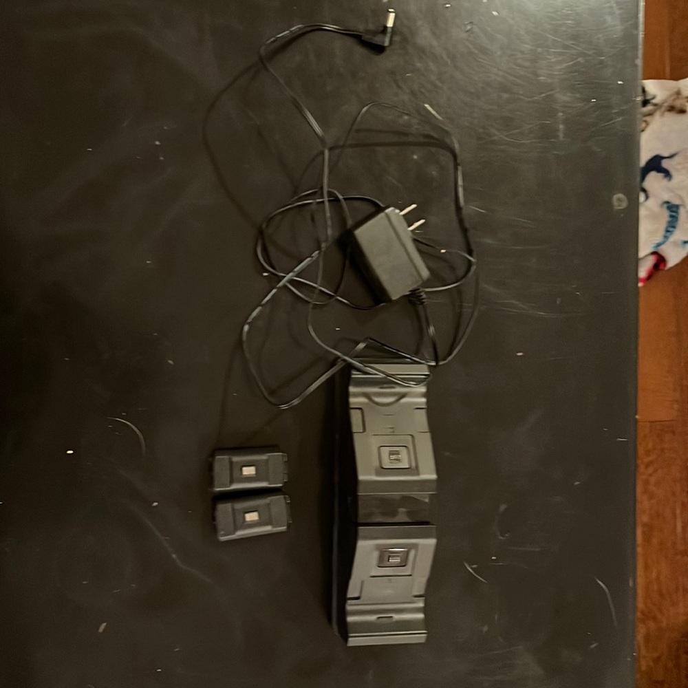 Xbox rechargeable batteries and station set